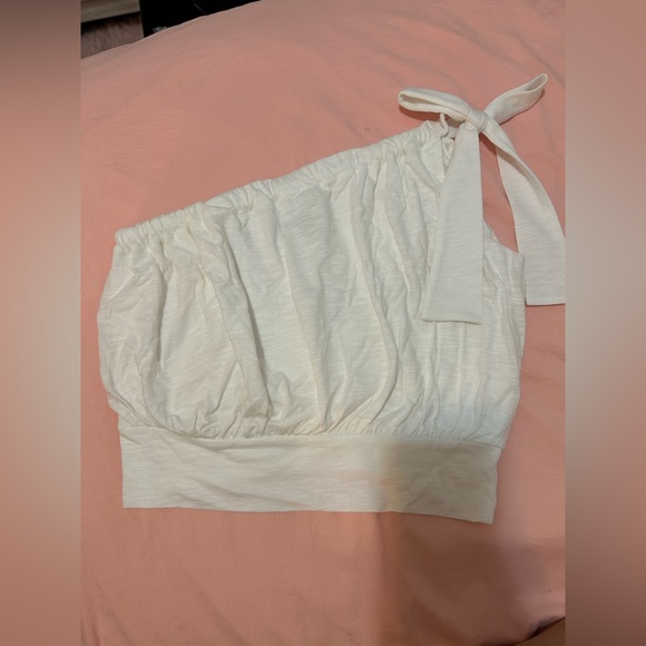 Tops - Picture 1 of 3